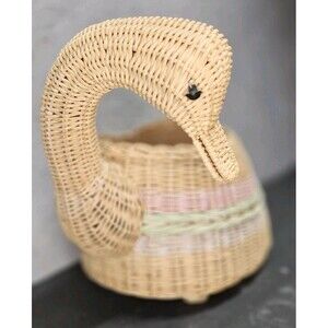 Vtg Duck Wicker Basket, Woven, Country Farm‎ Deco